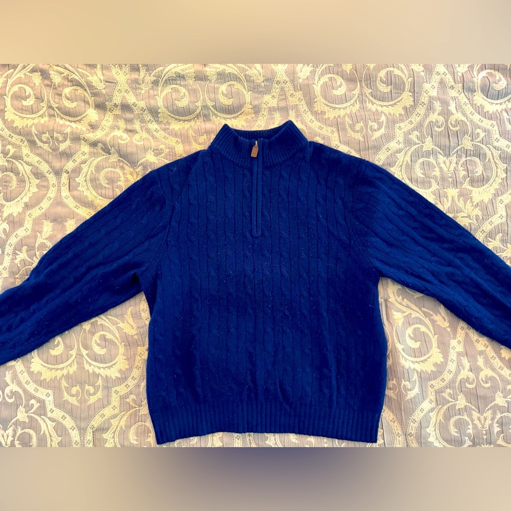 Vineyard Vines 100% cashmere 1/4 cable knit sweater. Navy color. Size small